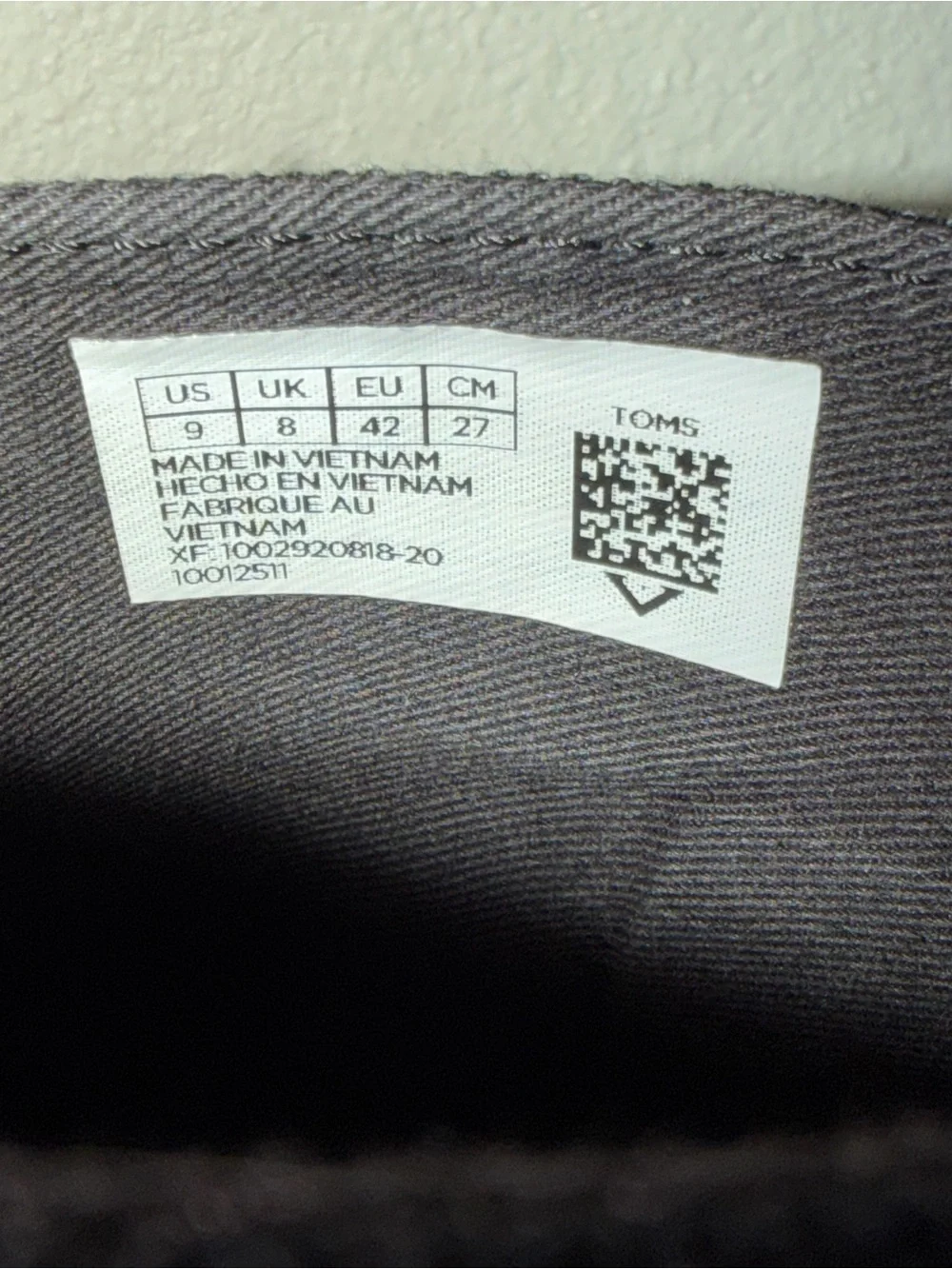 Toms stylish black